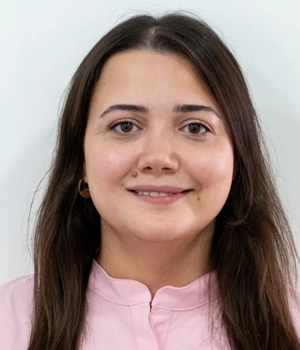 Uzm. Dt. Nazlı Sevilmiş, ärztliches Team