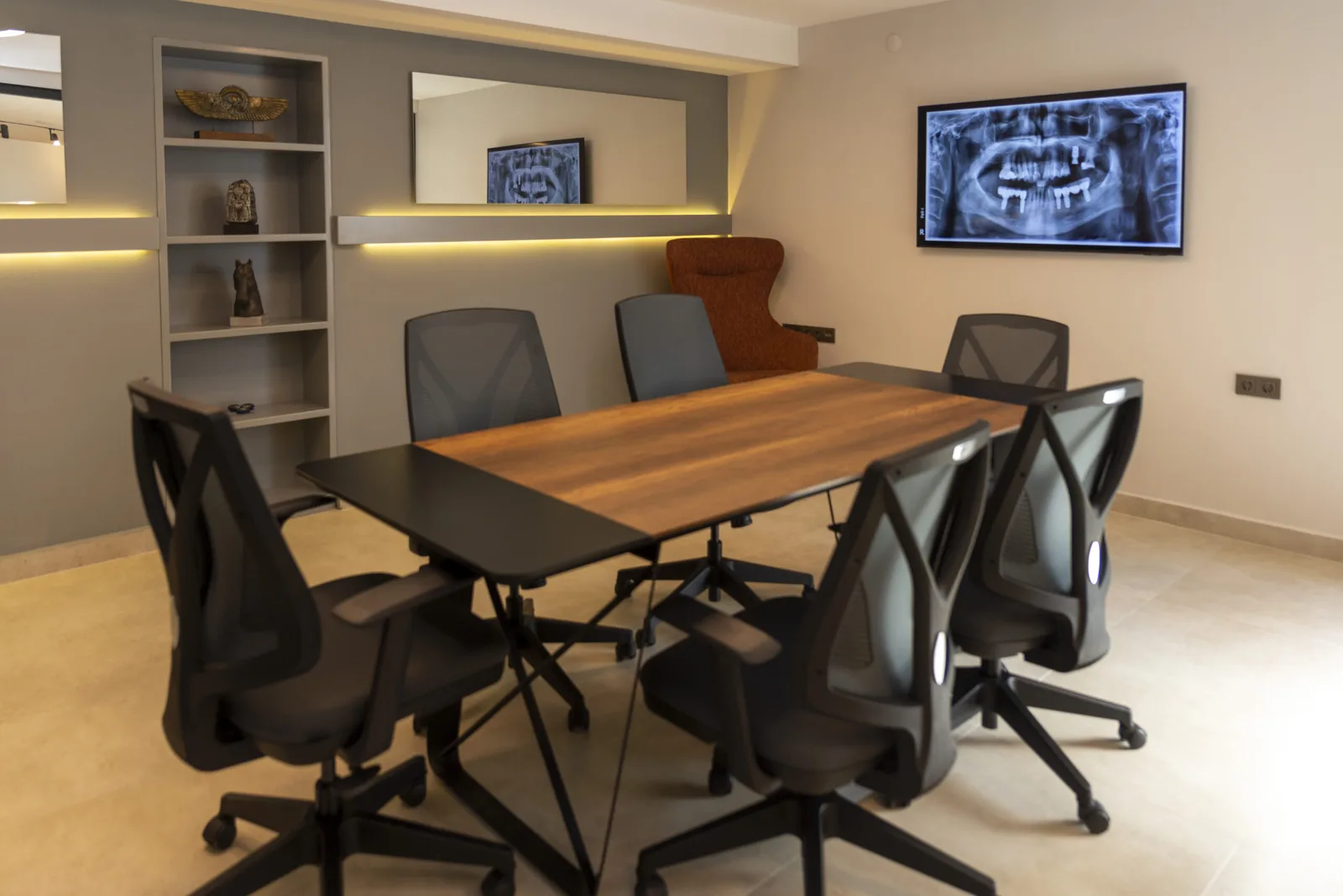 Sala de consulta y evaluación de DENTARTE Çeşme
