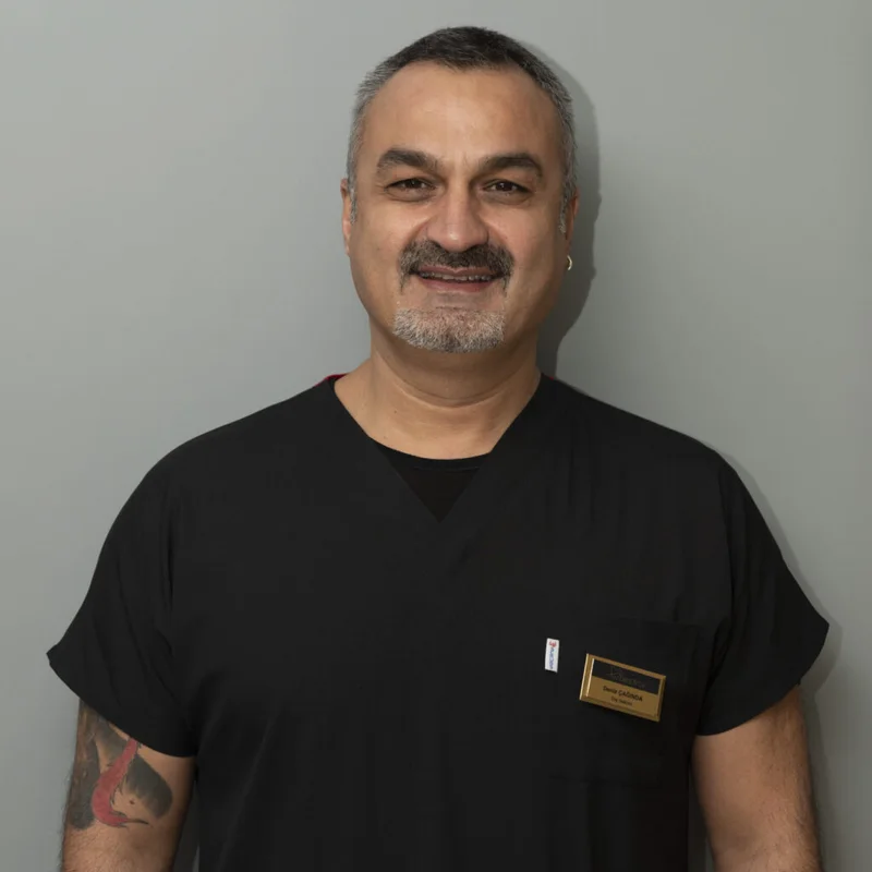 Dt. Deniz Çağında, ärztliches Team