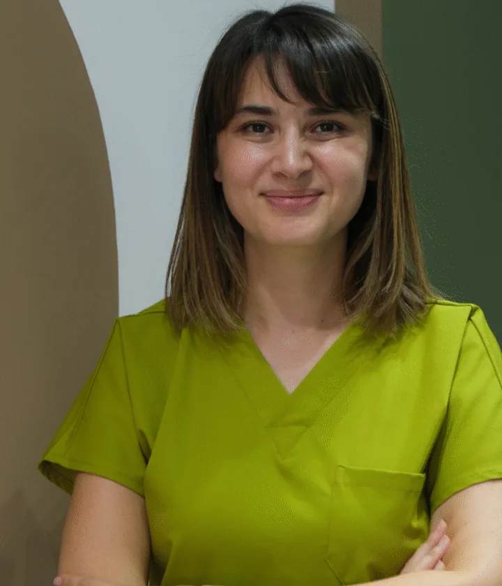 Dt. Aslıhan Kulaşen Türkkahraman, equipo médico