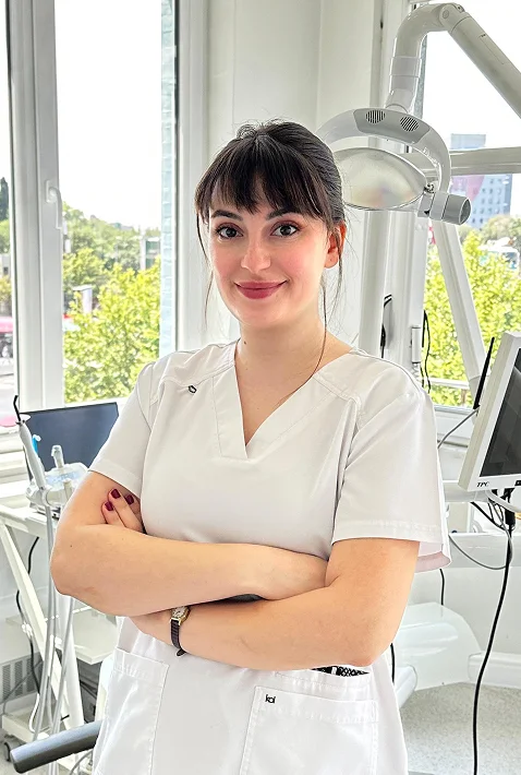 Dt. Emine Karakuş, medical team