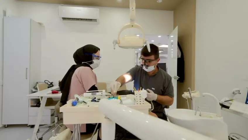 Treatment room at Dt. Emine Karakuş's dental practice