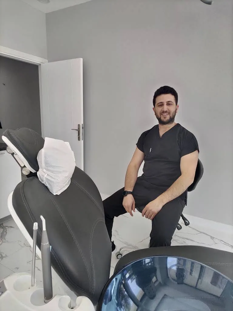Dt. Nizam Abdullayev in the practice treatment room
