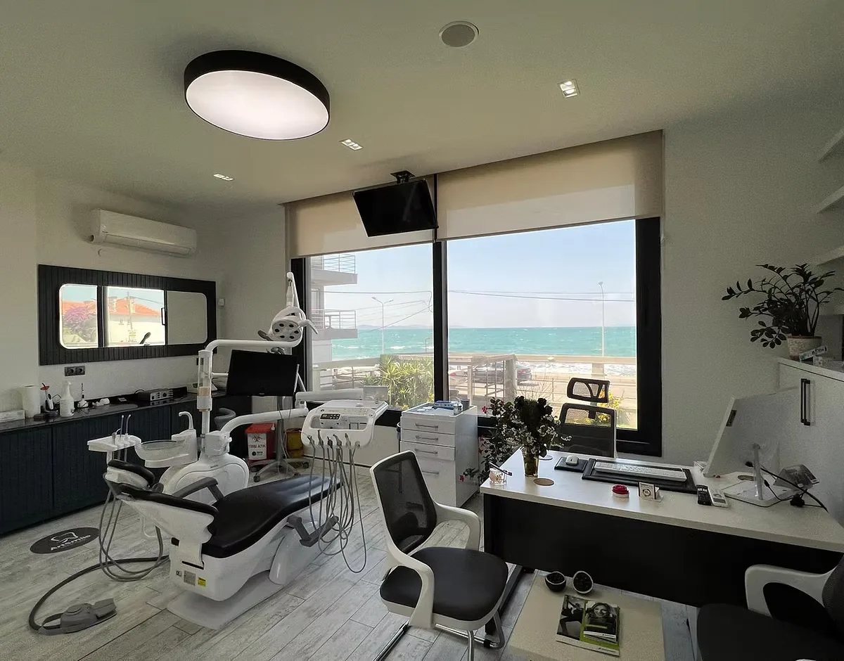 Sea-view treatment room at Art Smile Dental