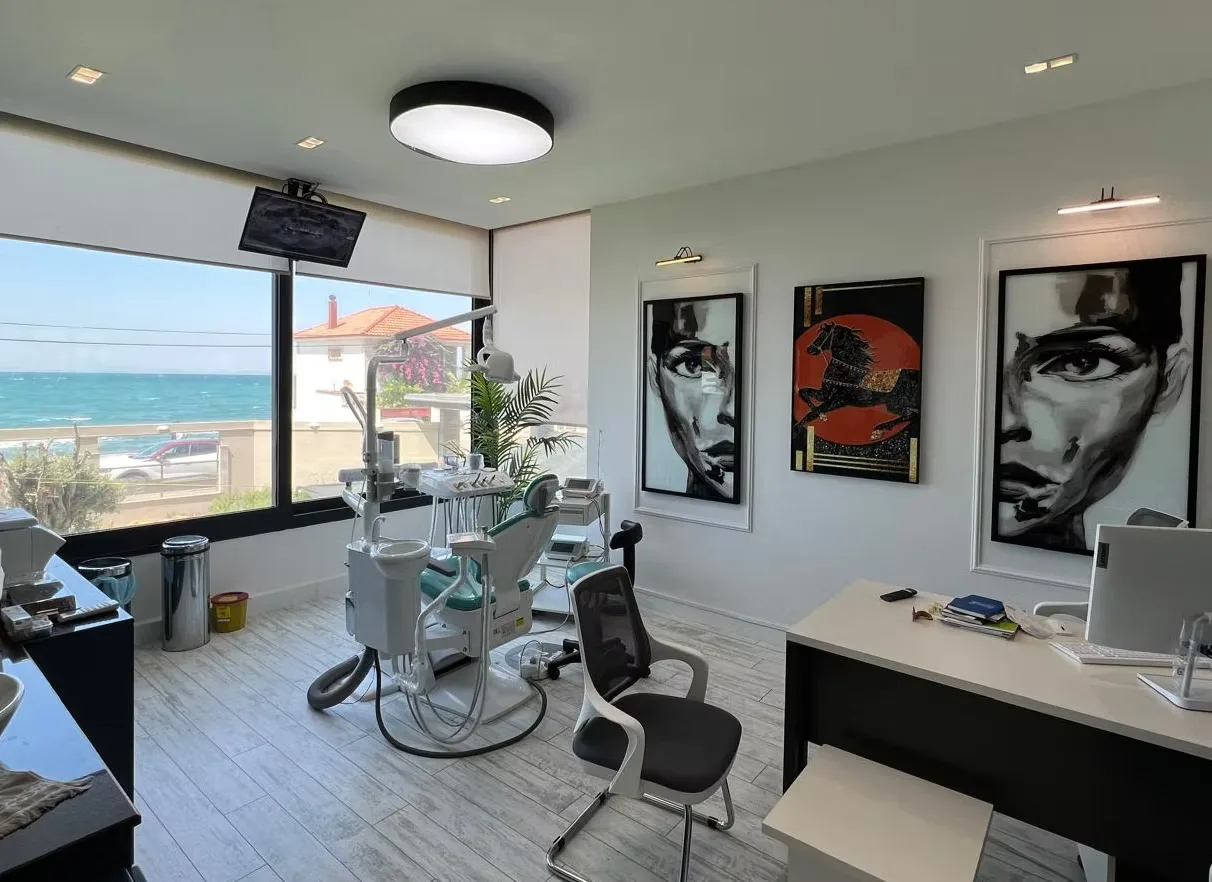 Modern dental treatment room at Art Smile Dental