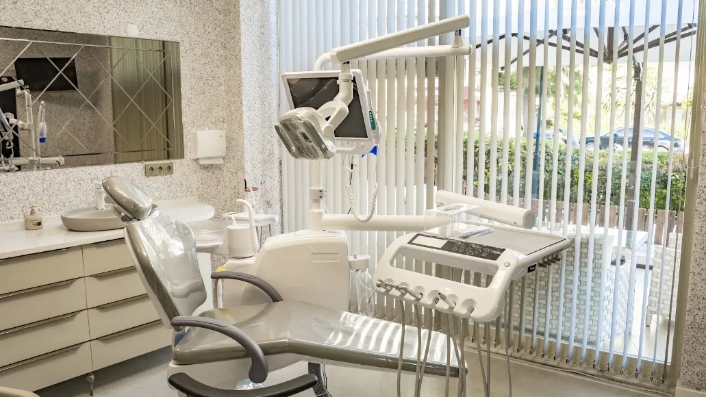 Dental treatment room at Aura Dent Kuşadası