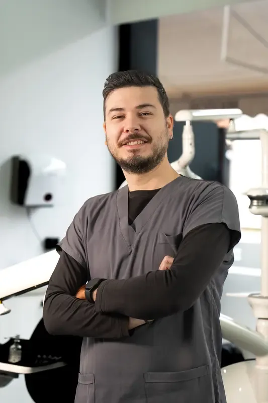 Dent Luna dentist Yakup Burak Özdemir in the clinic