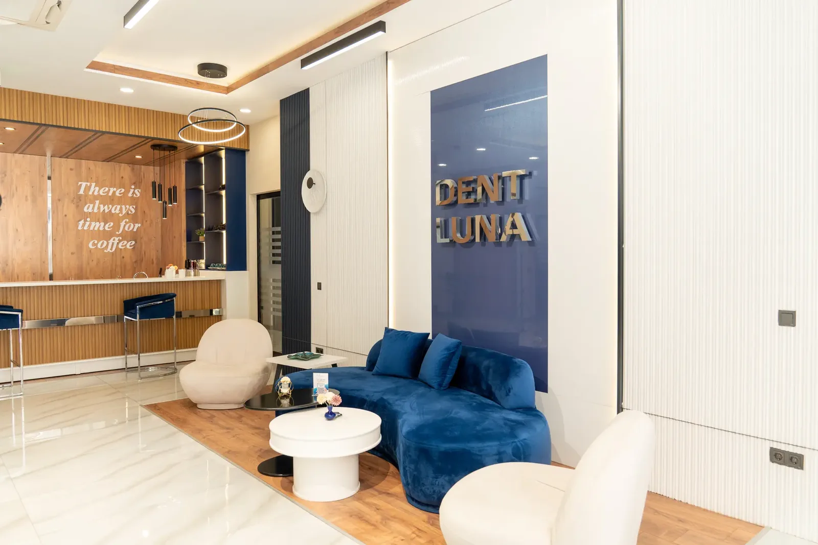 Dent Luna patient lounge