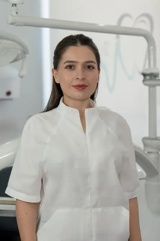 Dt. Şeyma Saraz, ärztliches Team