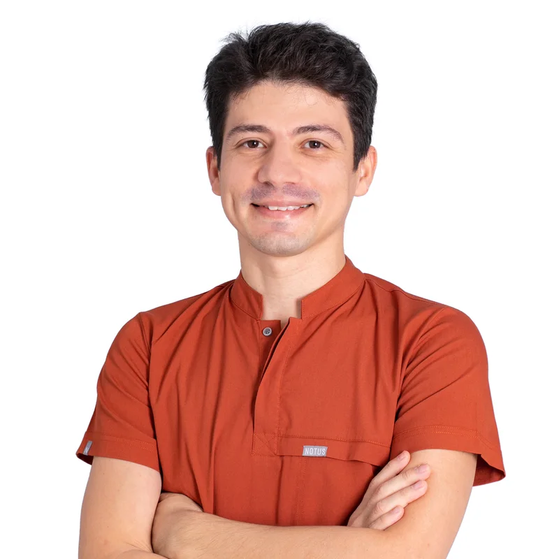 Dt. Emrah Yellice, equipo médico
