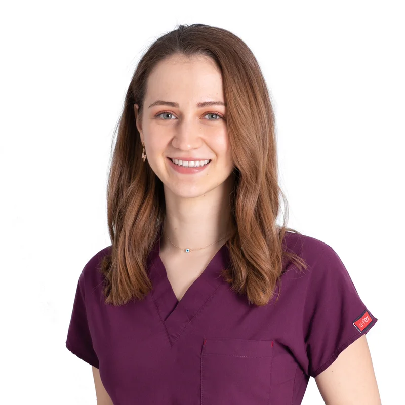 Dt. Pelin Kitiş, equipo médico