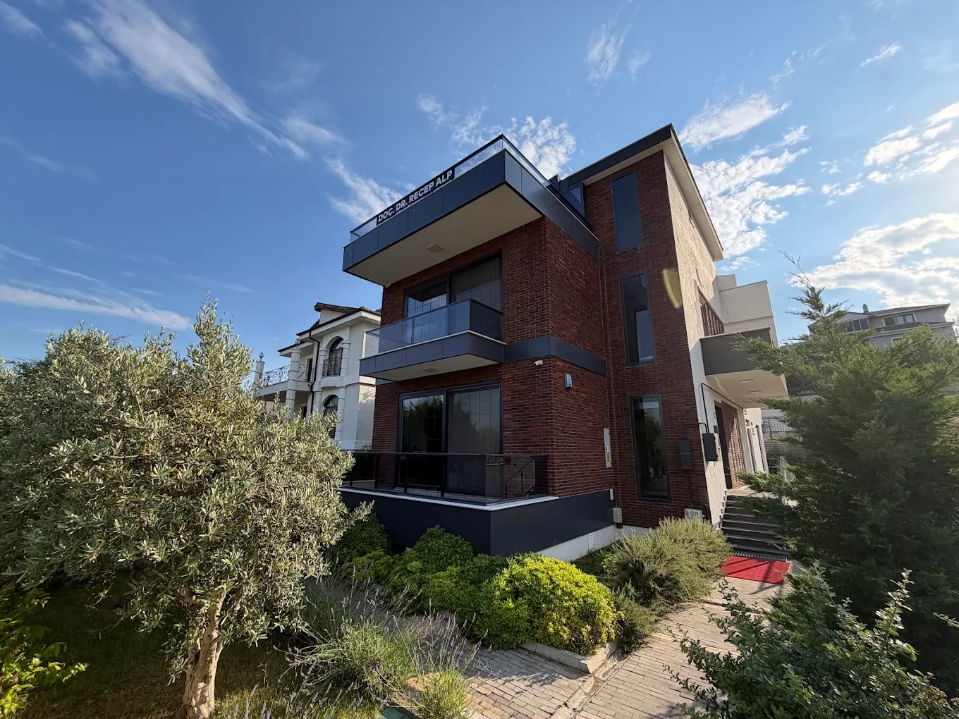 Exterior of Recep Alp neurology practice