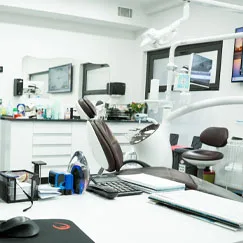SVS Clinic Izmir dental treatment room