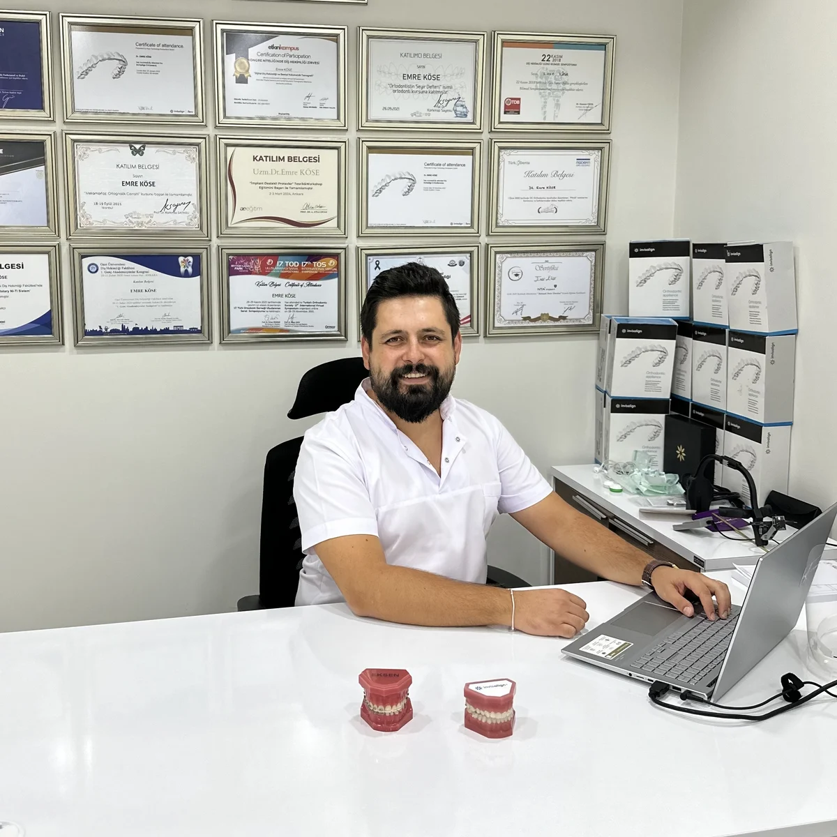 Uzm. Dt. Emre Köse, medical team
