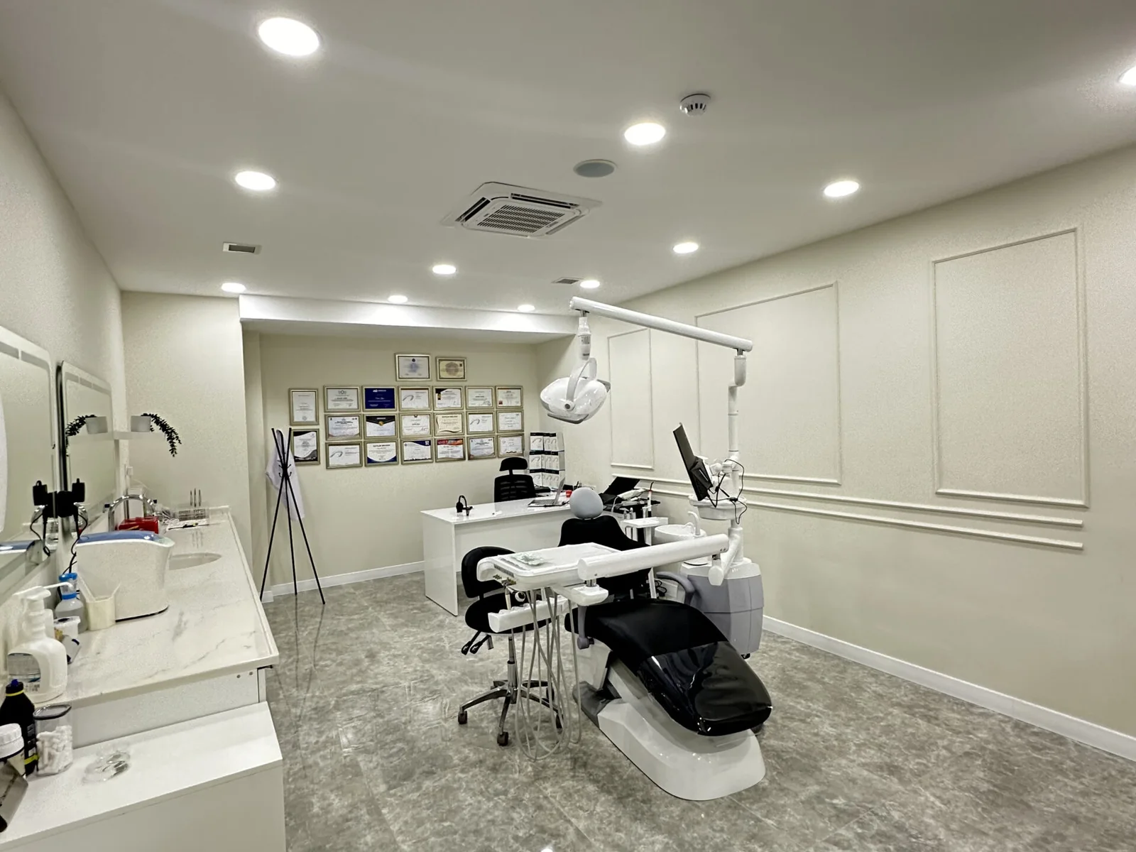 Motto Dental dental treatment room and chair