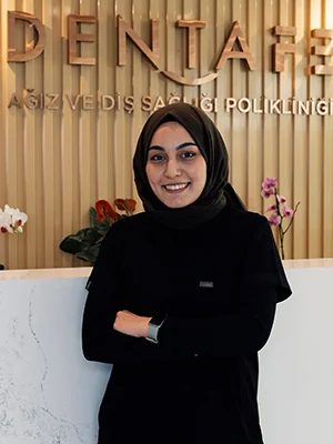 Dt. Zeynep Büşra Yaşa, ärztliches Team