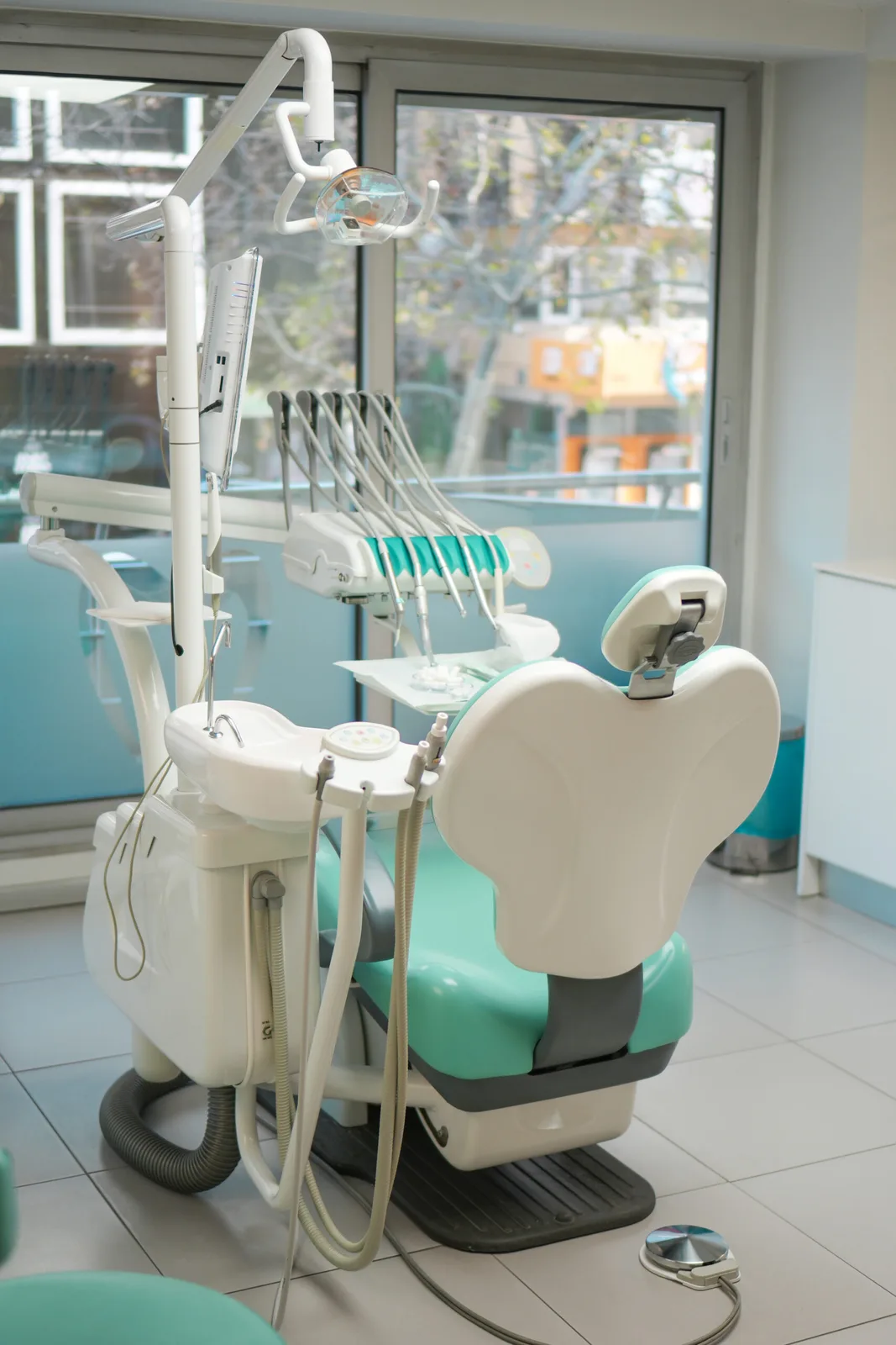Dental treatment room and patient chair at Dentiz