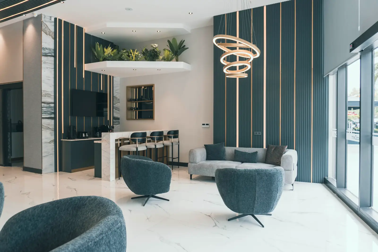 Waiting lounge and seating area at Locadent