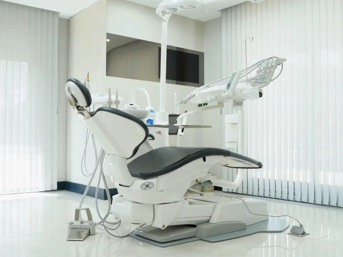 Nifa Dent treatment room and dental unit