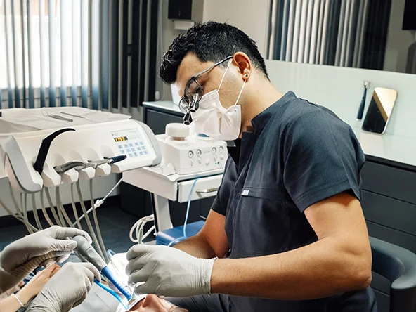 Dental treatment at Assoc. Prof. Dr. Önder Gürlek Practice