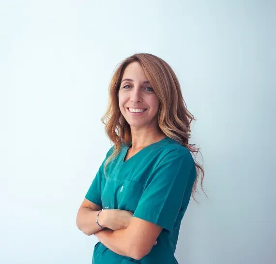 Dr. Ayşem Yurtseven Günay, Zahnärztin in der TeethPlus Dental Clinic